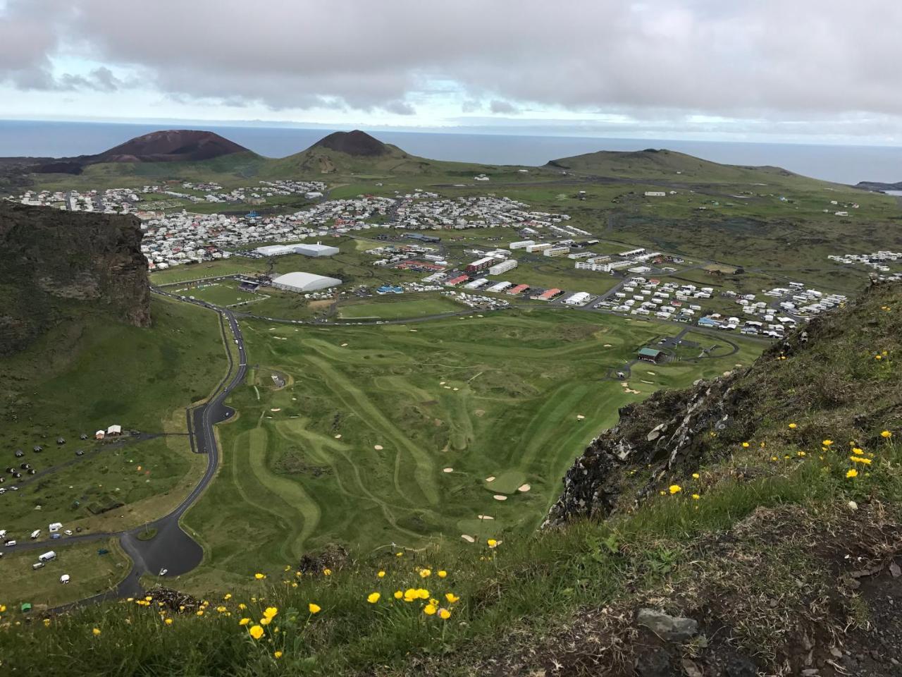 Guesthouse Árný Vestmannaeyjar Exterior foto
